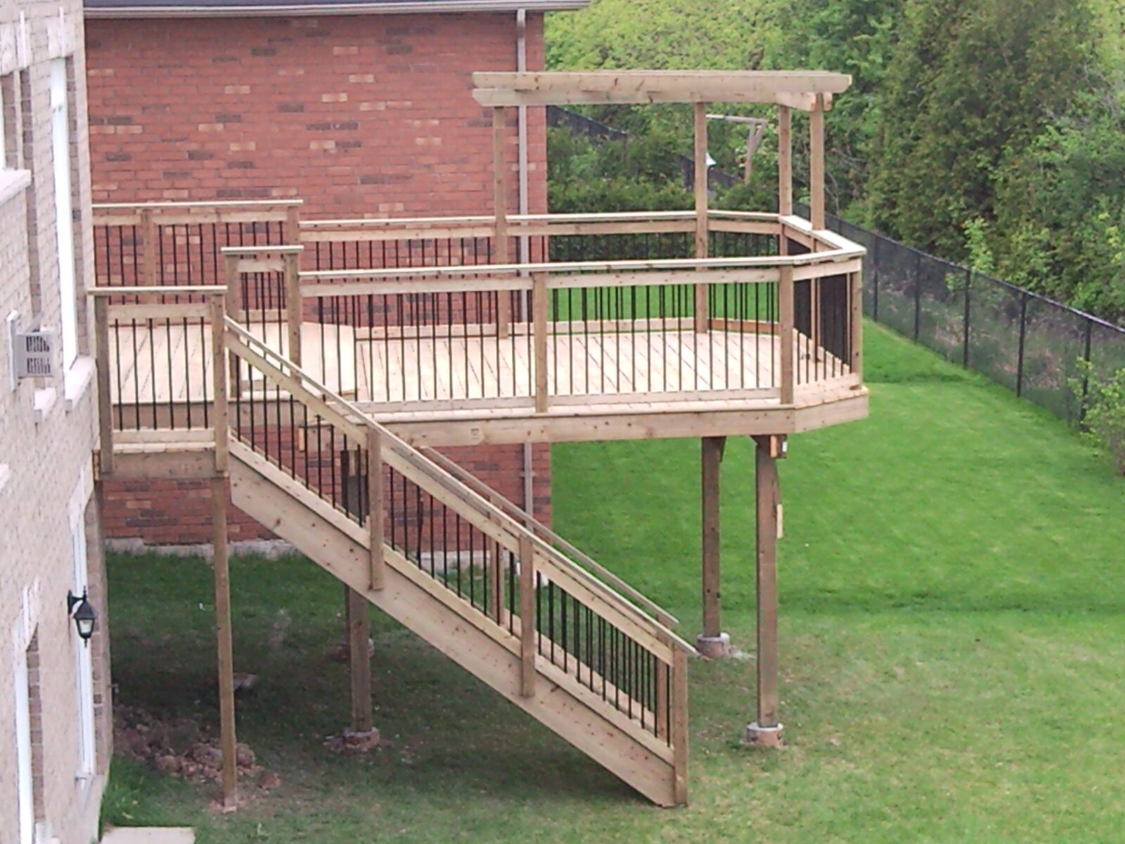RESIDENTIAL DECK BUILDER THE DECK MASTER